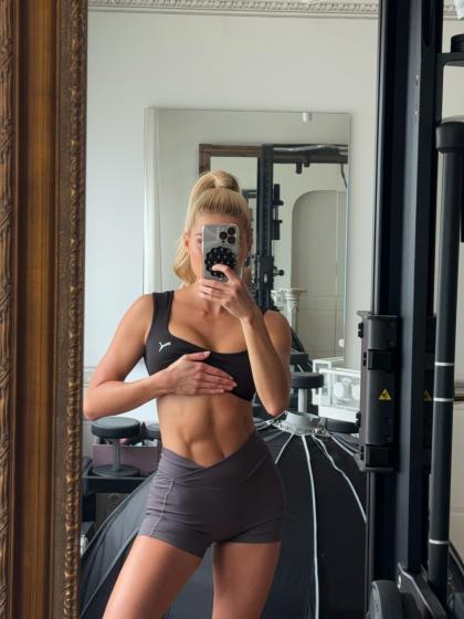 Pamela Reif photo 199796