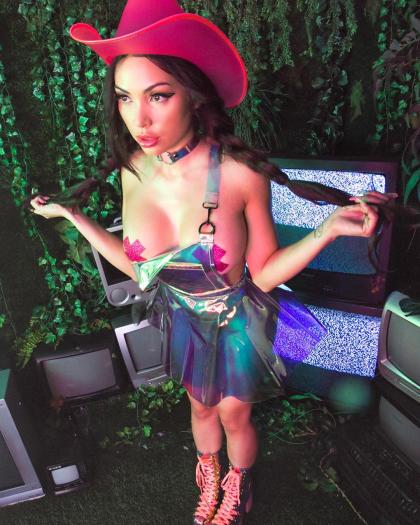 Maddy Belle photo 201006