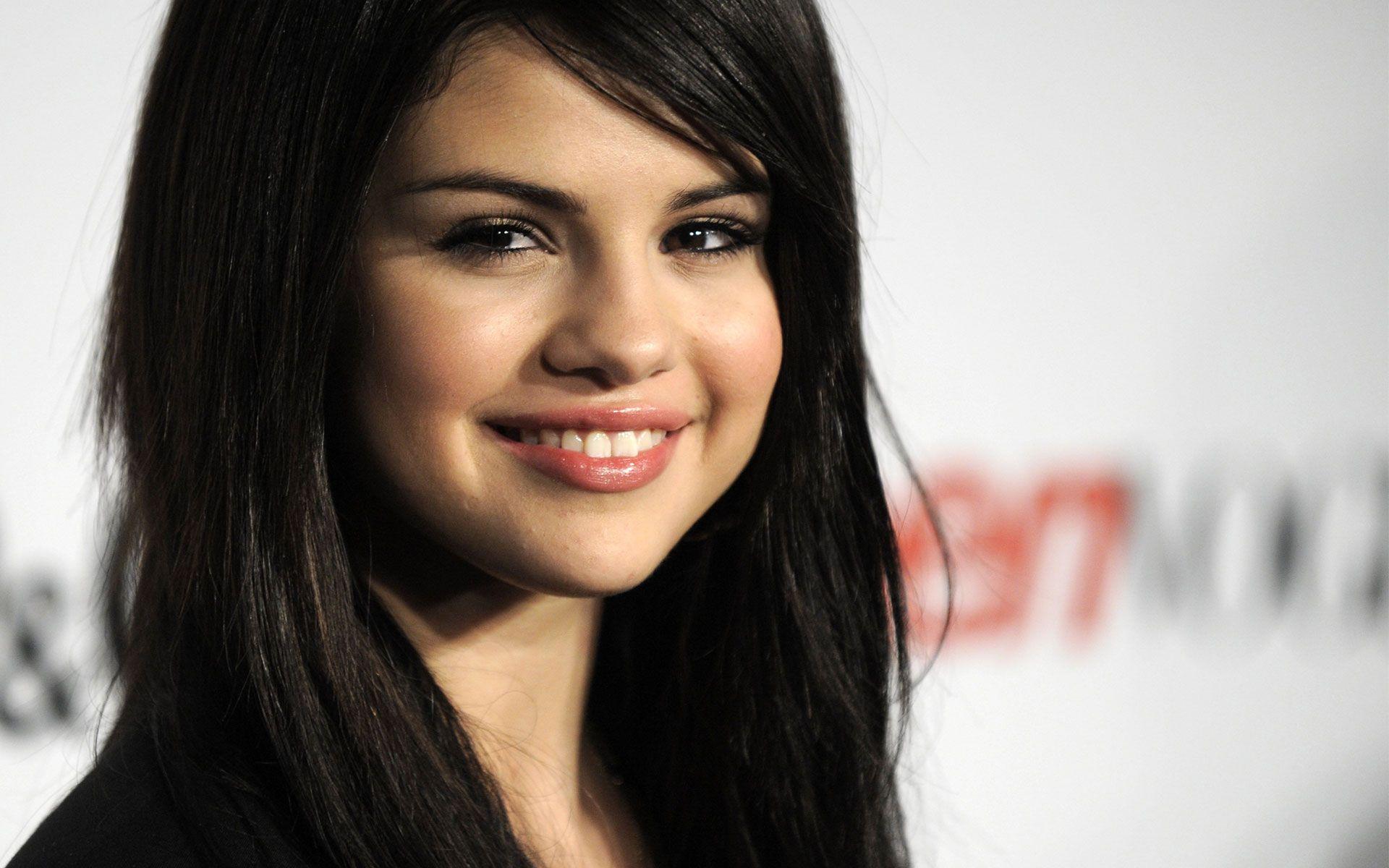Selena Gomez #240529