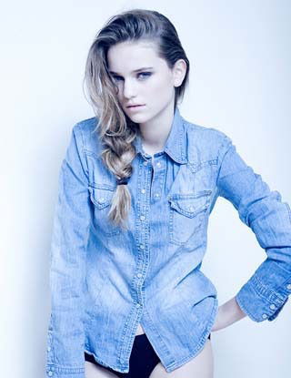 Claire de Jong #202435