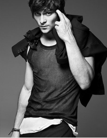 Shiloh Fernandez #202996