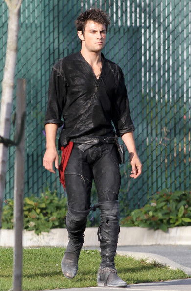 Shiloh Fernandez #203026