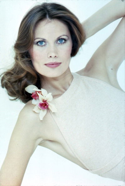 Maud Adams #203354