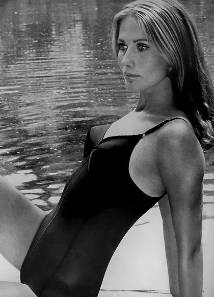 Maud Adams photo 203368