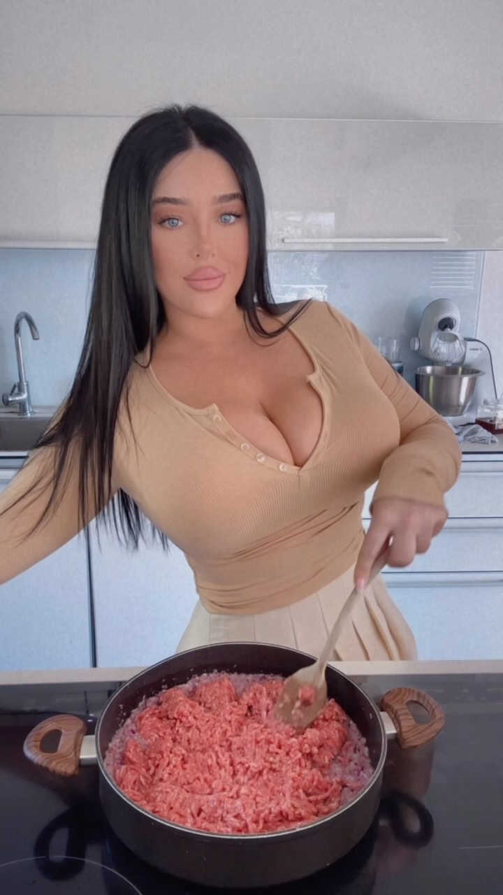 Claudia Rivier #41747