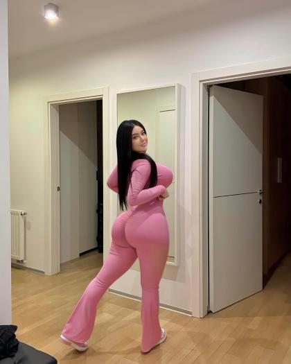 Claudia Rivier photo 41730