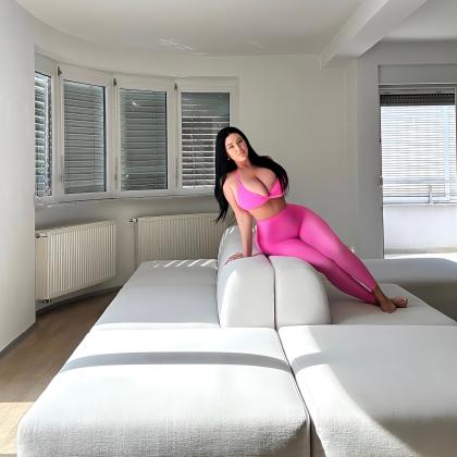 Claudia Rivier photo 41756