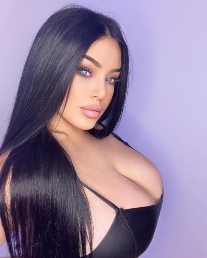 Claudia Rivier photo 41777