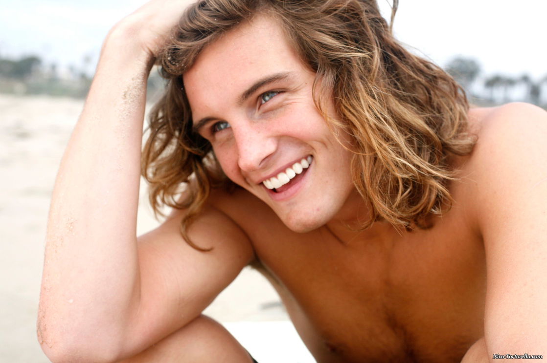 Nico Tortorella #210401