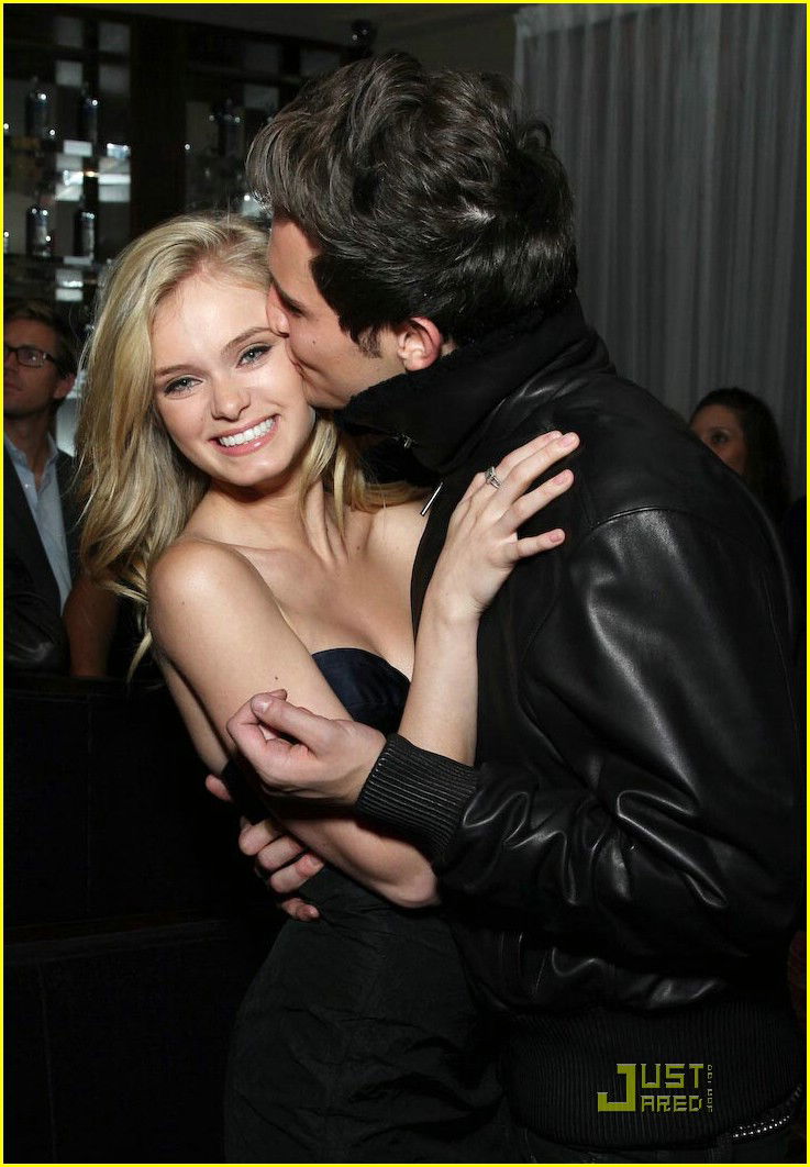 Nico Tortorella #210406