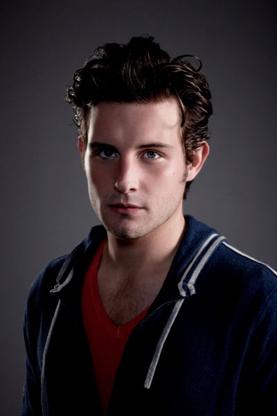 Nico Tortorella #210407