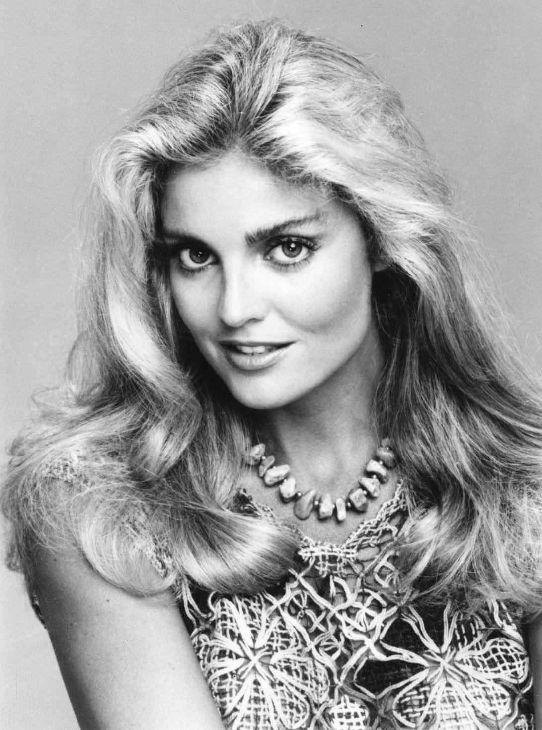 Tracy Scoggins #211213