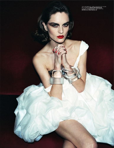 Anouck Lepere #214010