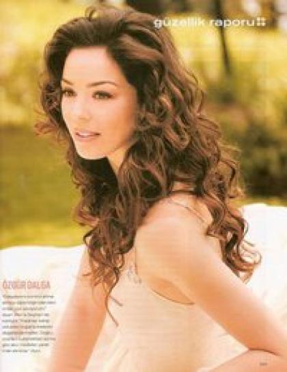 Azra Akin photo 214199