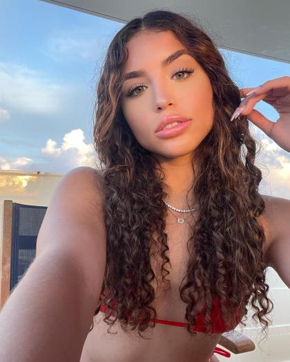 Thalia Matos photo 215123