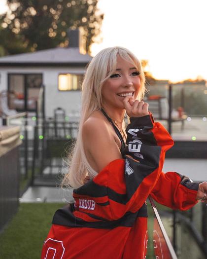 Mia Waifu photo 215903