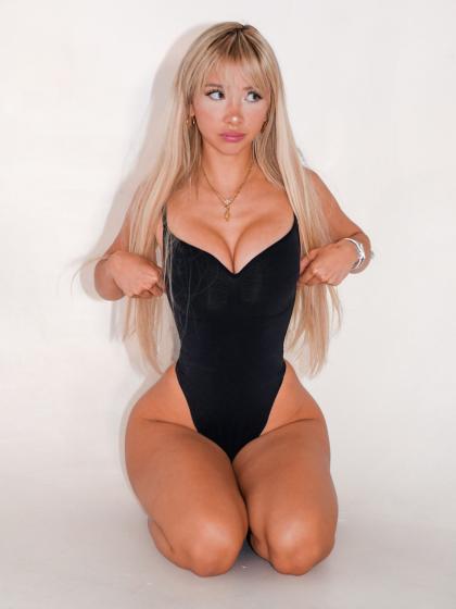 Mia Waifu photo 215951