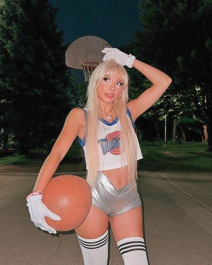 Mia Waifu photo 215972