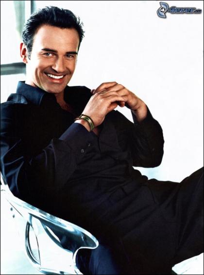 Julian McMahon
