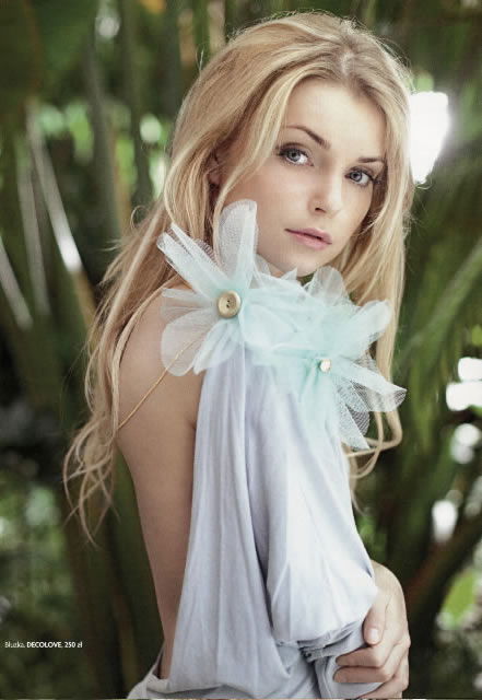 Izabella Miko #220046