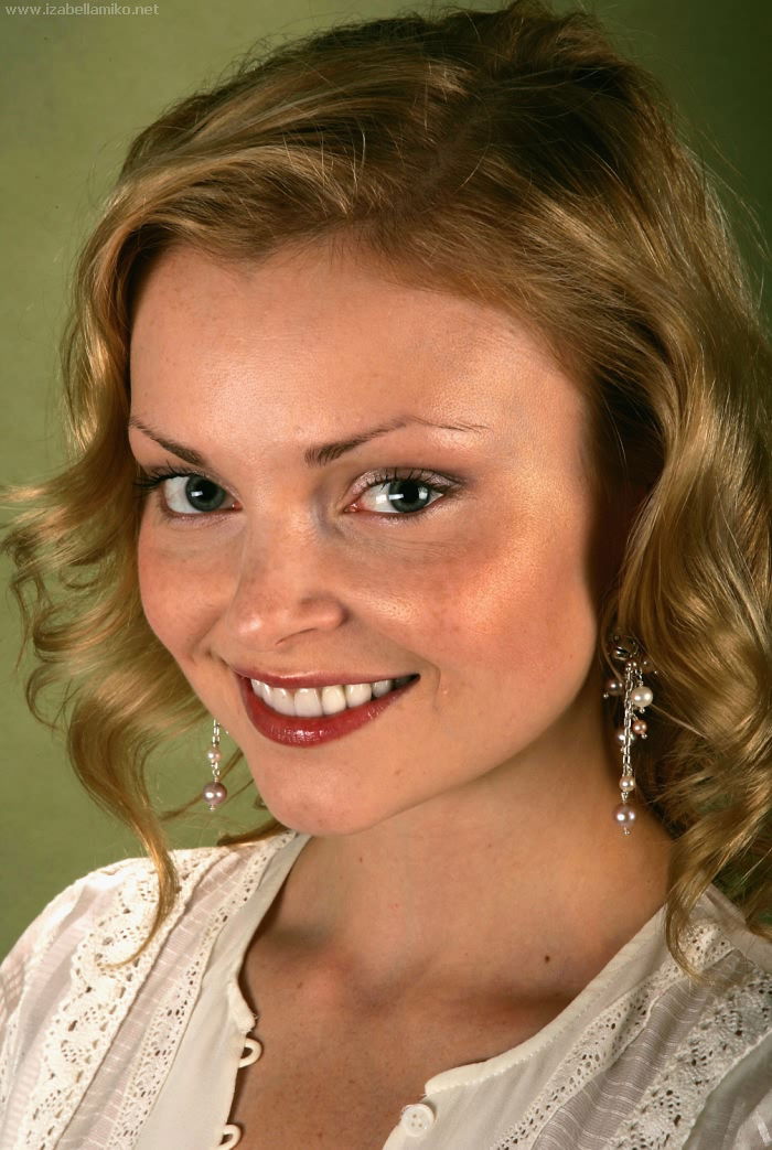 Izabella Miko #220065