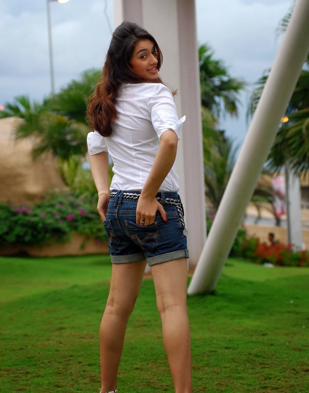 Hansika Motwani #220130