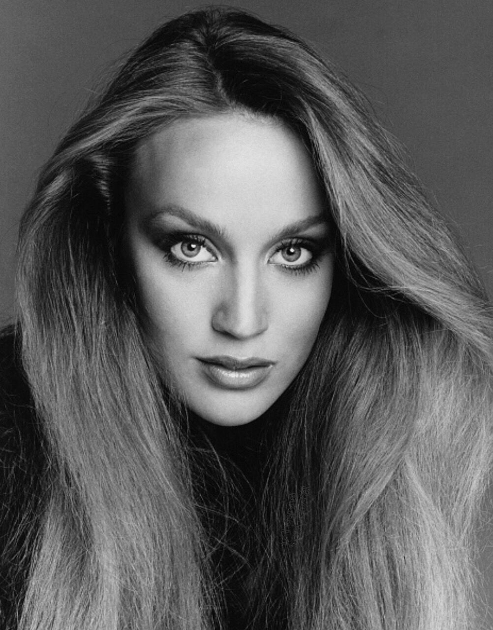 Jerry Hall #220704
