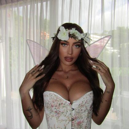 Cora Maay photo 220998