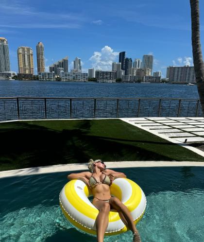 Grace Morris photo 221877