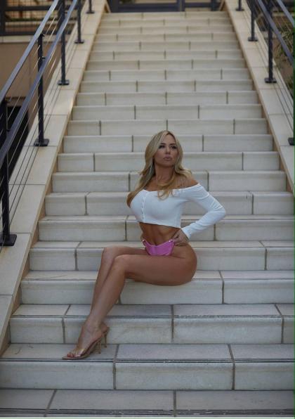 Natalie Nixon photo 222346