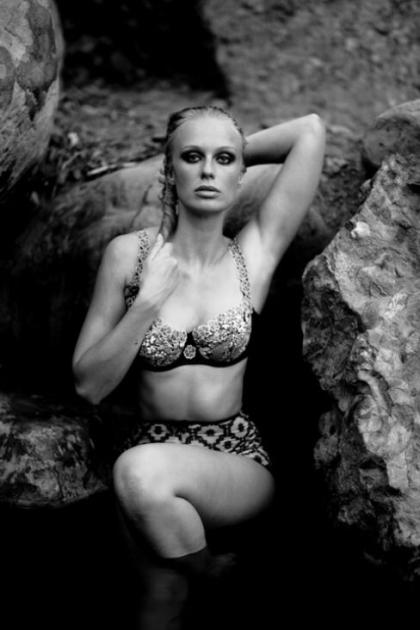 CariDee English