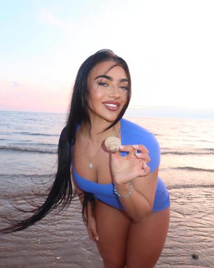 Kate Isobel photo 17384