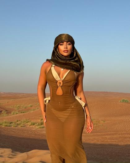 Kate Isobel photo 17410