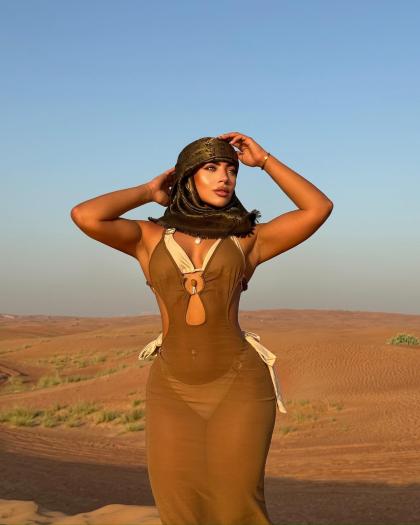 Kate Isobel photo 17412