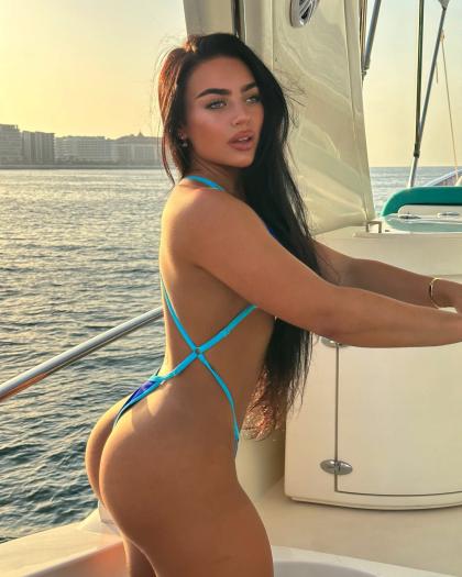 Kate Isobel photo 17424