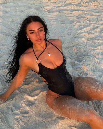 Kate Isobel photo 17440