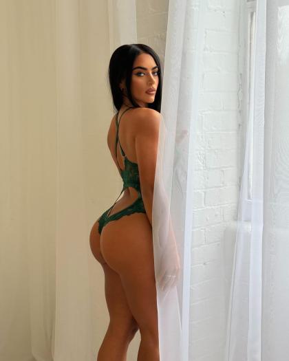 Kate Isobel photo 17478