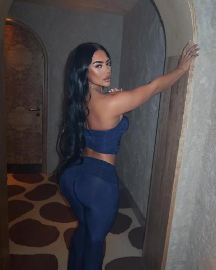 Kate Isobel photo 17489