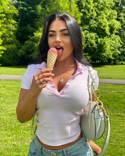 Kate Isobel photo 17495