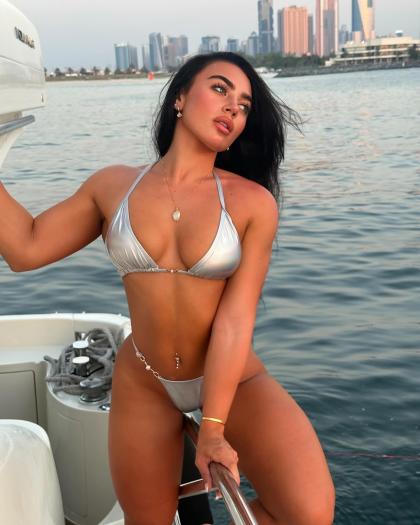 Kate Isobel photo 17501