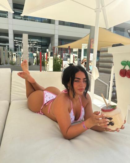 Kate Isobel photo 17528