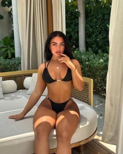 Kate Isobel photo 17538