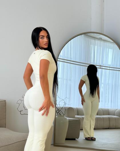 Kate Isobel photo 17583