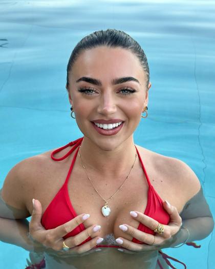 Kate Isobel photo 17624