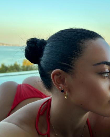 Kate Isobel photo 17625