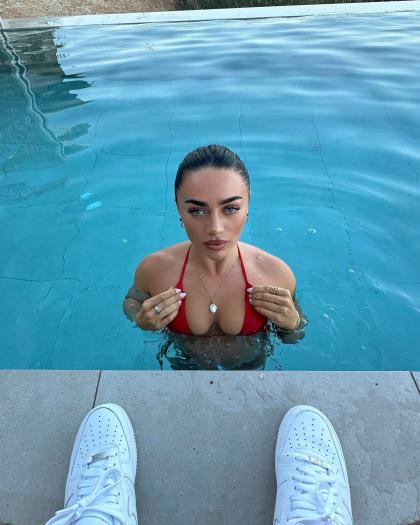 Kate Isobel photo 17632