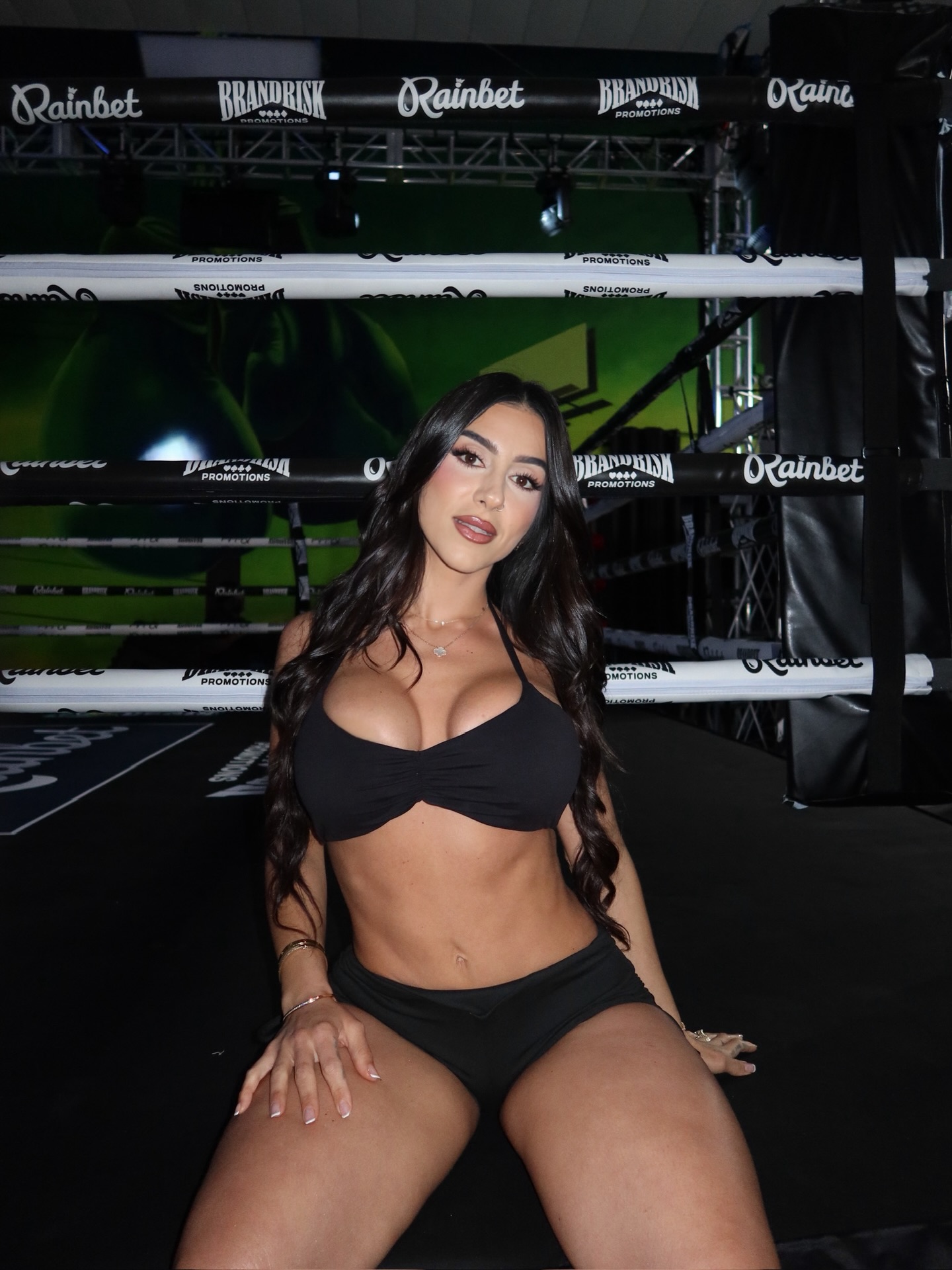 Llena The Plug #228402