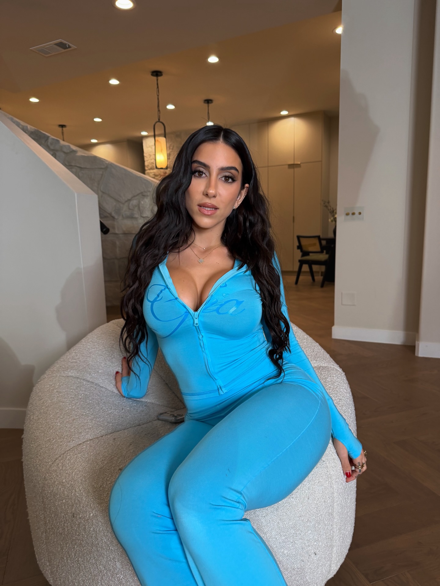 Llena The Plug #228410