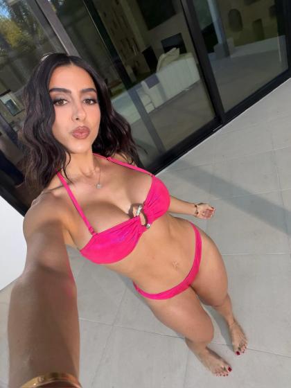 Llena The Plug photo 228395