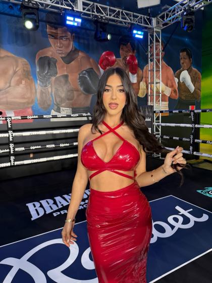 Llena The Plug photo 228405